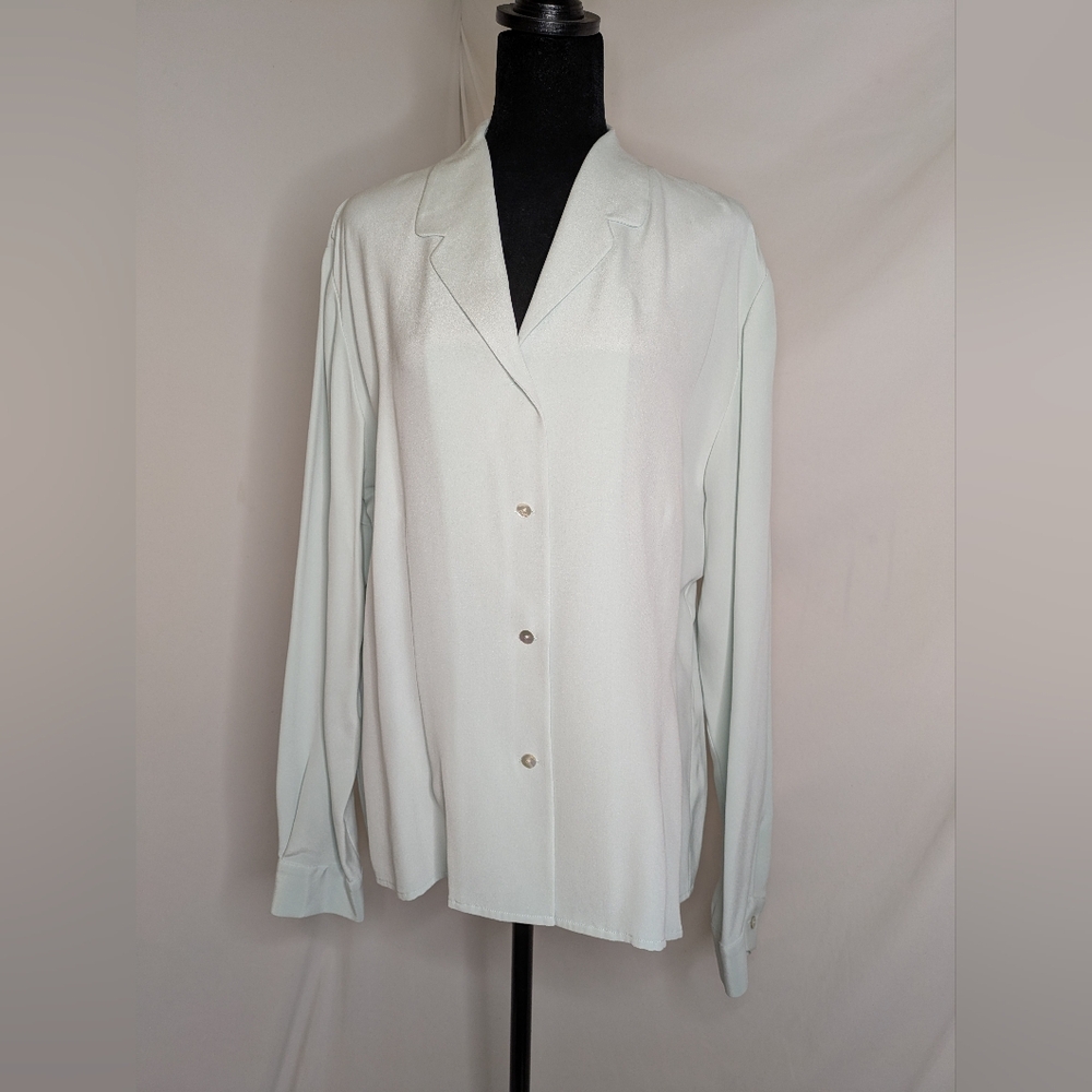 Neiman Marcus Pale Green Long Sleeve Silk Blouse